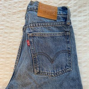 Levi’s wedgie fit jeans with raw hem